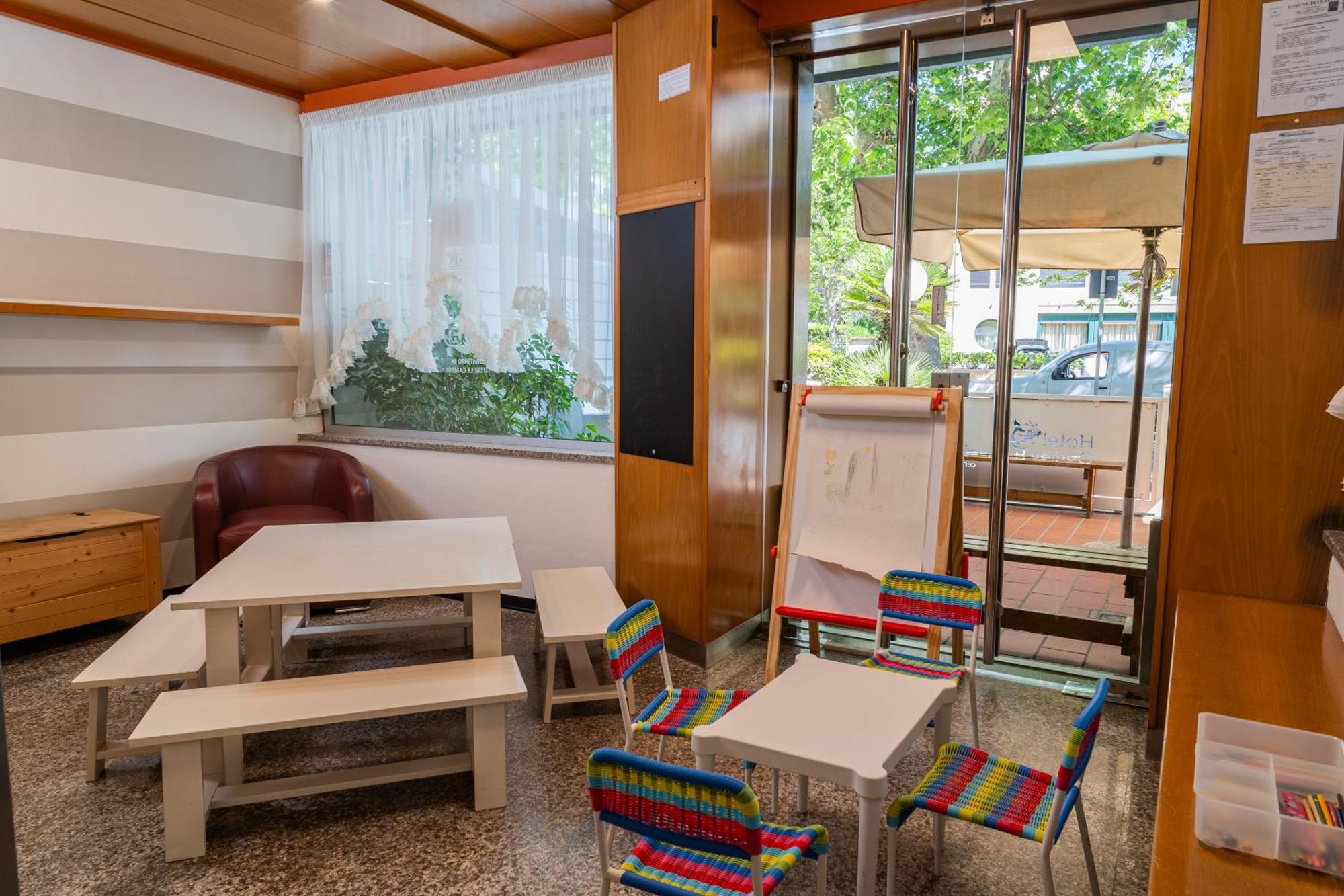 Hotel Ondina E Milazzo Cervia Exterior photo