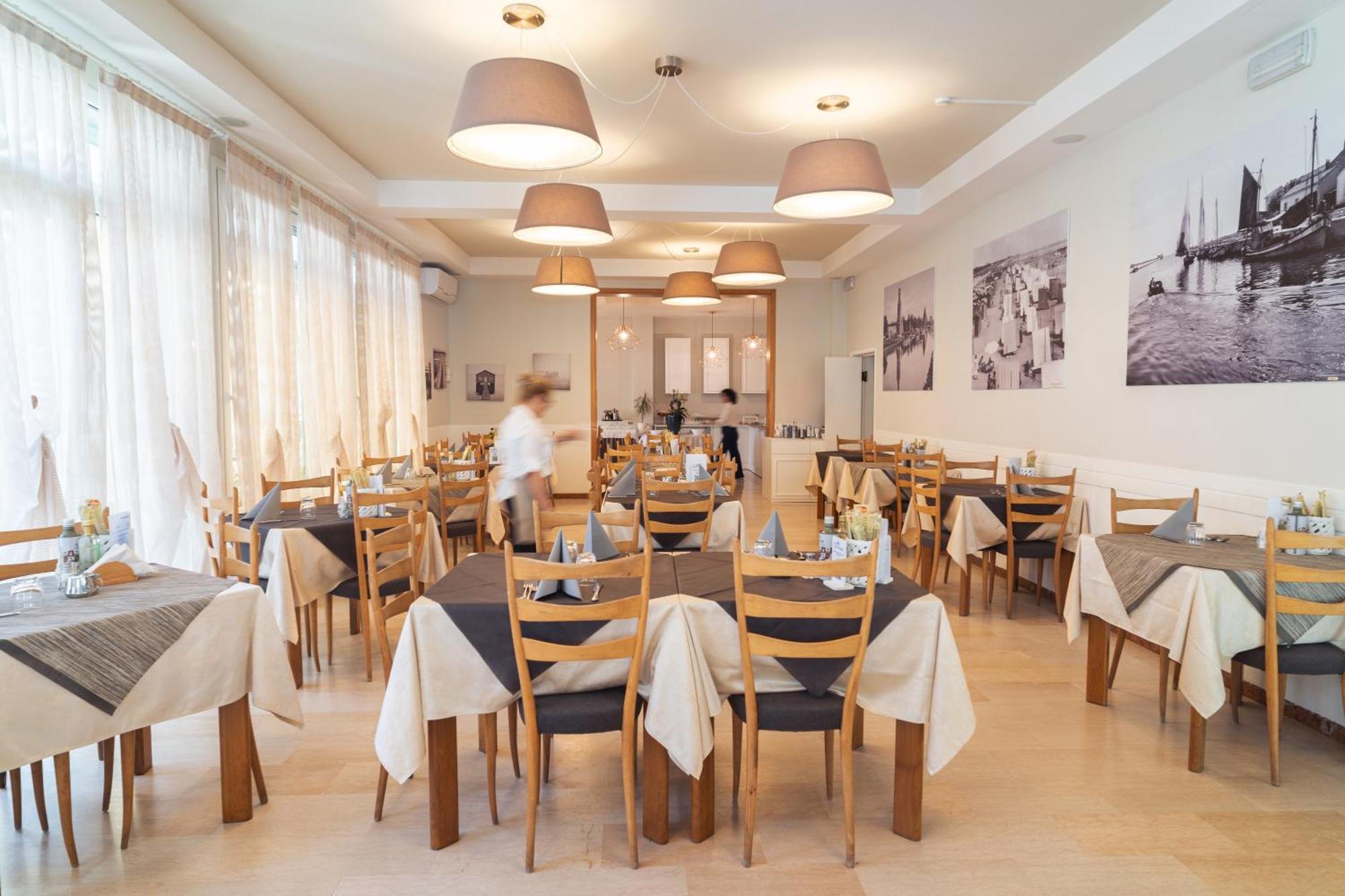 Hotel Ondina E Milazzo Cervia Exterior photo
