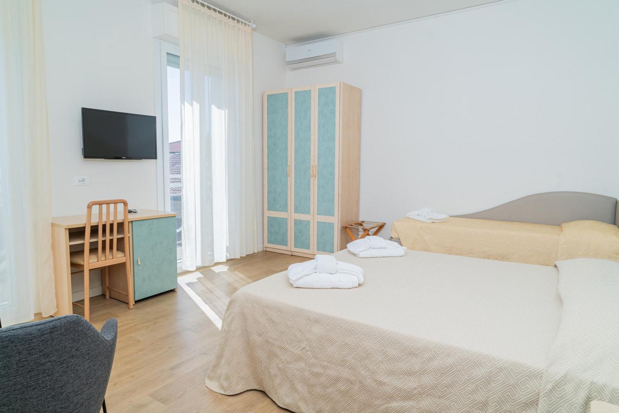 Hotel Ondina E Milazzo Cervia Exterior photo